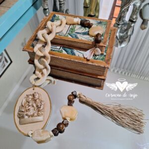 Colar Decorativo da Sagrada Família